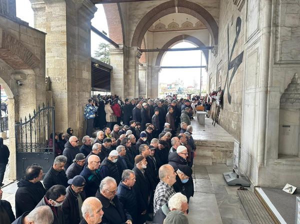 Özdöl, son yolculuğuna uğurlandı