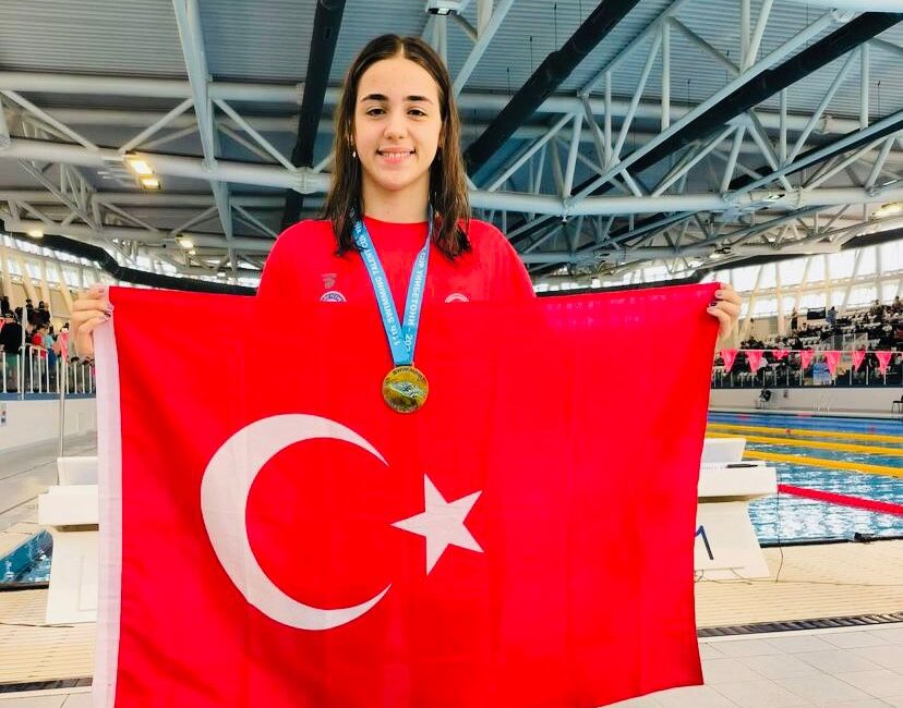 Milli yüzücümüz Beyza Işık,