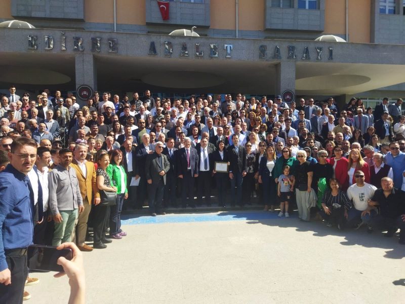 Başkan mazbatasını Edirne’nin katılımıyla aldı