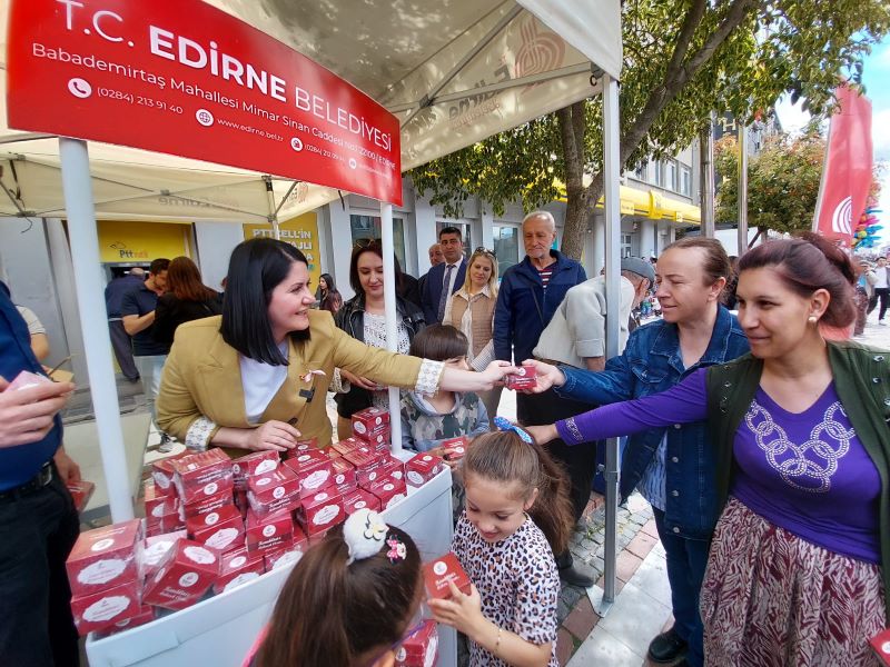 Başkan Akın, kandil simidi ikram etti