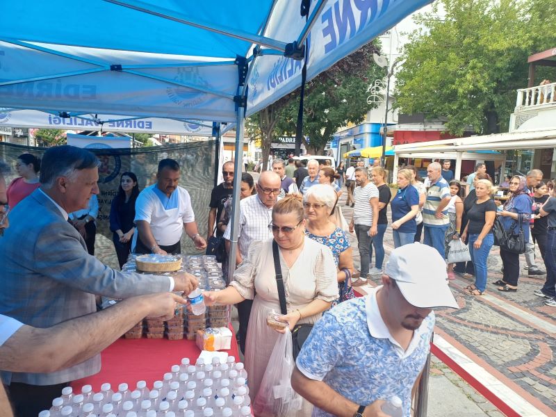 Sosyal Yardımlaşma’dan aşure ikramı