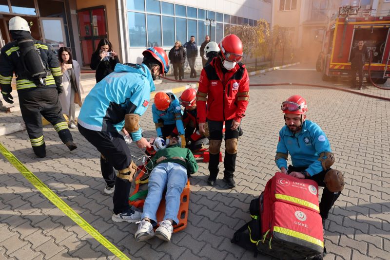 Deprem tatbikatı, gerçeğini aratmadı