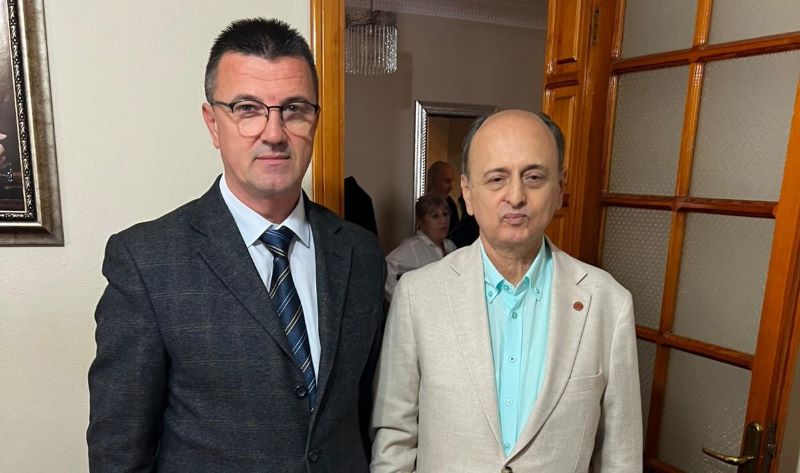 Edirne Gazeteciler Derneği’nde gerçekleştirilen seçim sonucunda derneğin yeni başkanı Gökhan