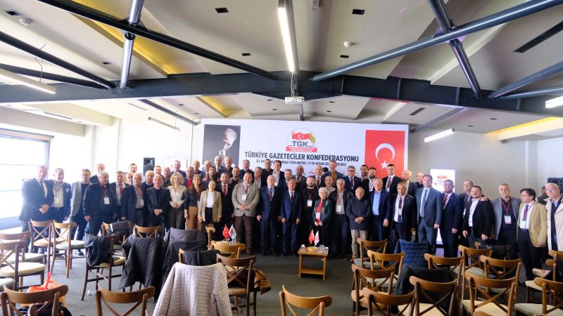 Edirne Gazeteciler Derneği Başkanı Gökhan Tuzladan, Türkiye Gazeteciler Konfederasyonu’nun Kocaeli’de