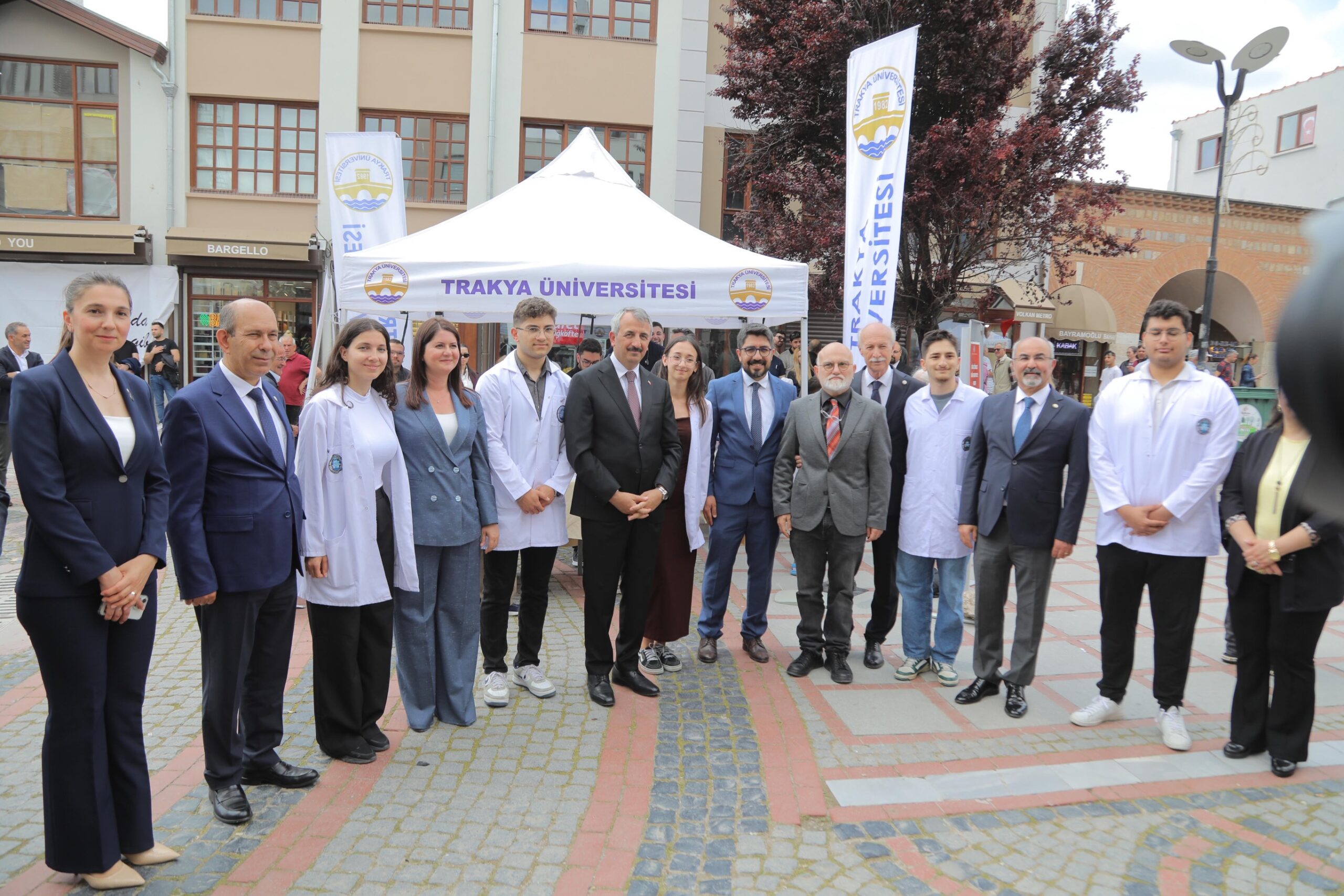 Edirne’de Trakya Üniversitesi Tıp Fakültesi öğrencileri tarafından kurulan stantta, ani