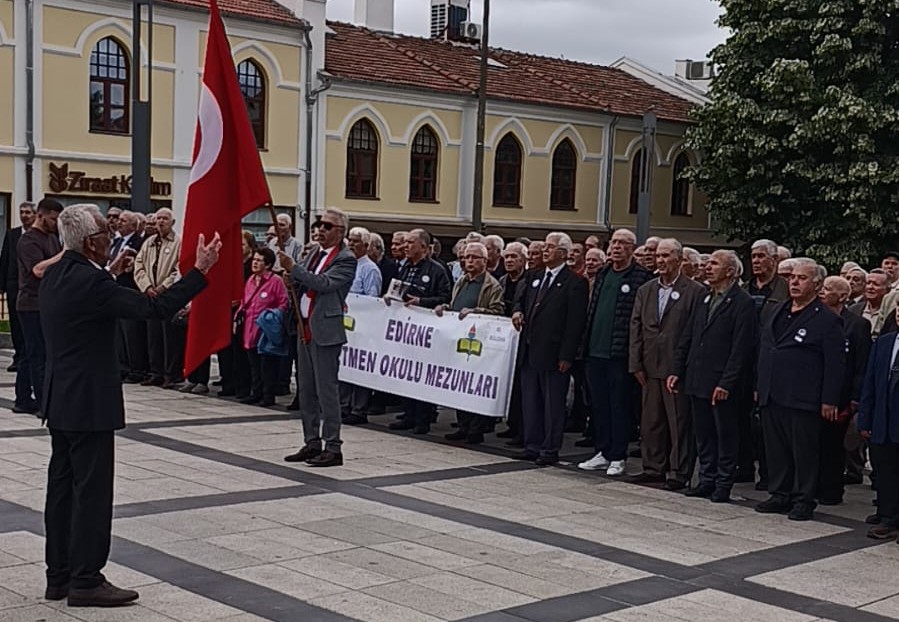 Edirne Erkek Öğretmen Okulu mezunları düzenlenen geleneksel buluşma programında bir