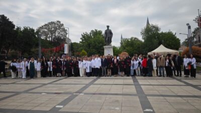 Edirne’de 14 Mayıs Bilimsel Eczacılık Günü kapsamında düzenlenen törende, eczacılık