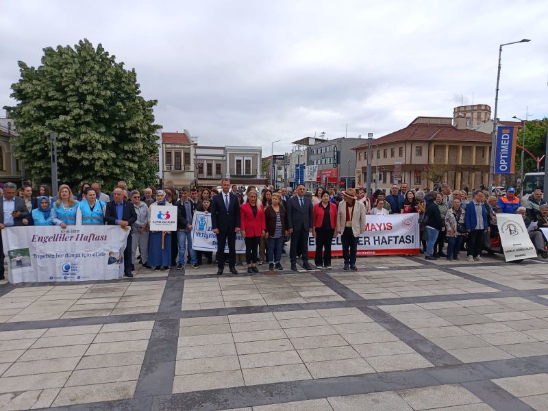 Edirne’de Engelliler Haftası kapsamında düzenlenen programda, engelli bireyler ve sivil