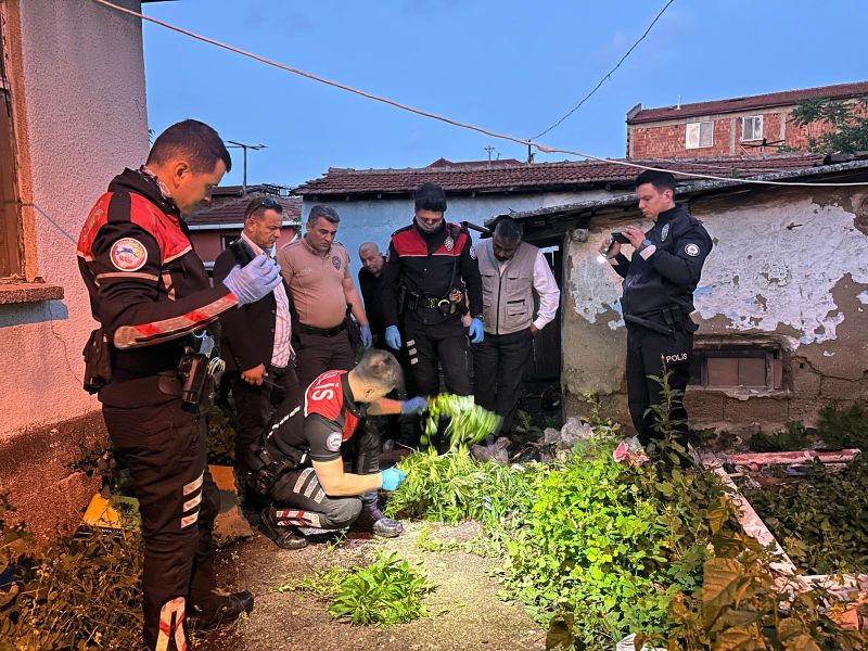 Edirne’de polis ekiplerinin “dur” ihtarına uymayarak kaçan bir şüpheli, kovalamaca