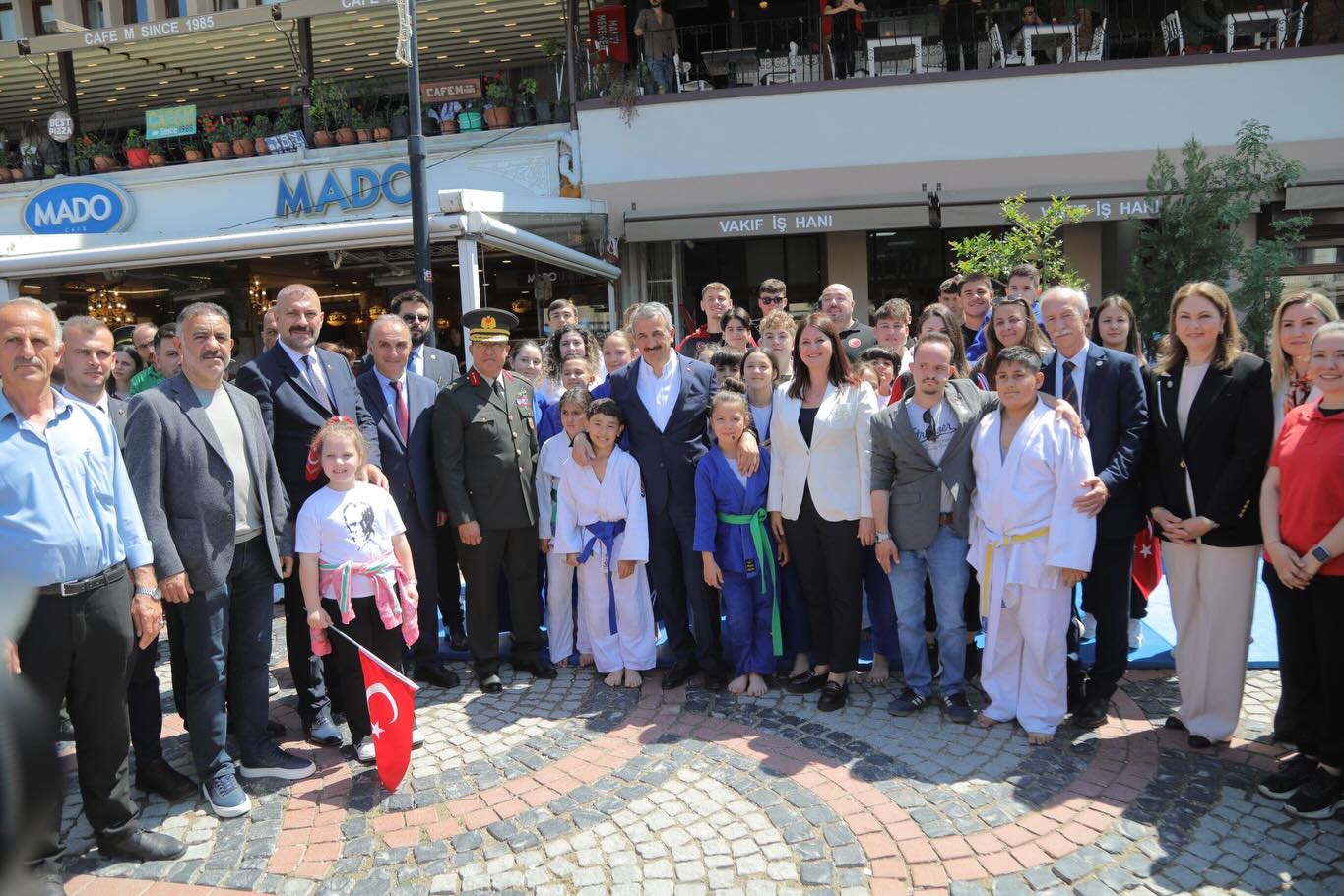 19 Mayıs Atatürk’ü Anma, Gençlik ve Spor Bayramı dolayısıyla Saraçlar