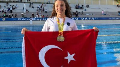 Arnavutluk'un Dıraç kentinde düzenlenen 5. Uluslararası Teuta Cup 2026 Yüzme