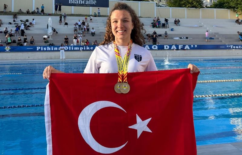 Arnavutluk'un Dıraç kentinde düzenlenen 5. Uluslararası Teuta Cup 2026 Yüzme