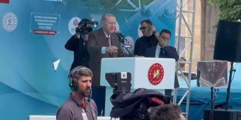 Cumhurbaşkanı Recep Tayyip Erdoğan, restorasyonu tamamlanan Selimiye Camii’nin yeniden ibadete