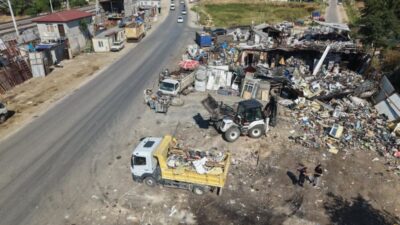 Edirne Belediyesi tarafından kent merkezinde uzun yıllardır devam eden hurdacı