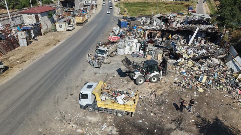 Edirne Belediyesi tarafından kent merkezinde uzun yıllardır devam eden hurdacı