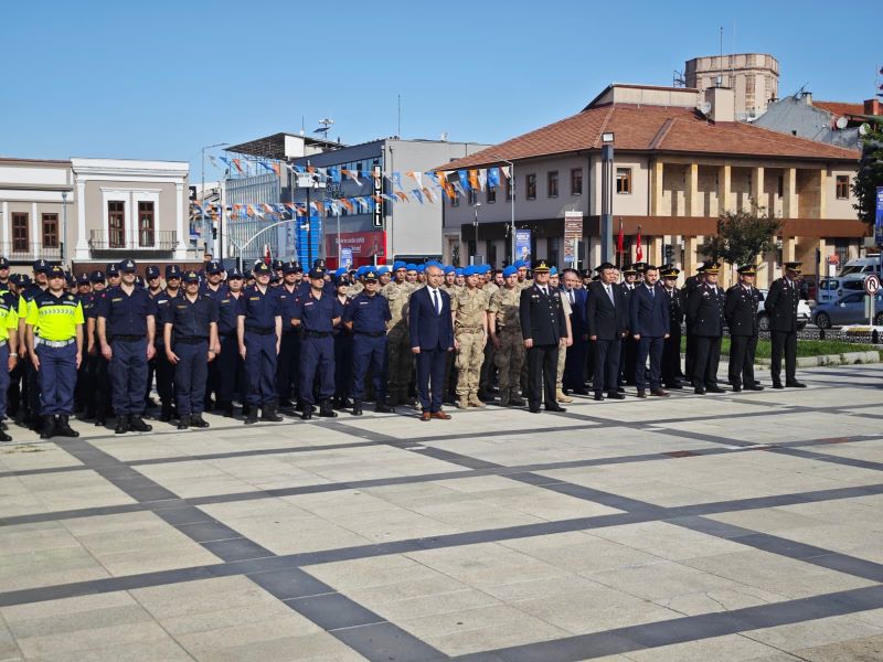 Edirne’de, Jandarma Genel Komutanlığının 187’nci kuruluş yıl dönümü dolayısıyla Atatürk