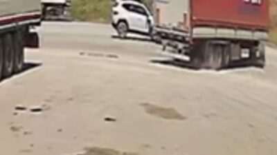 Kapıkule’den Edirne istikametine seyir halinde olan bir otomobil ile TIR,