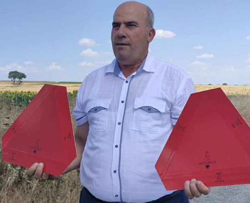 CHP Havsa İl Genel Meclisi Üyesi Tunay Aslan, kardeşi İsmail