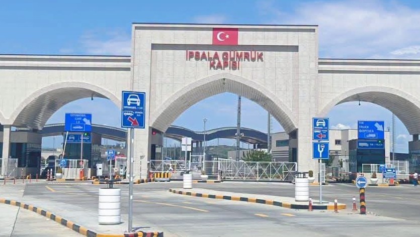 Edirne'de yürütülen rüşvet ve suç örgütü soruşturması kapsamında İpsala Gümrük