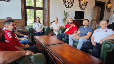 Tarihi Kırkpınar Yağlı Güreşleri öncesinde son başpehlivan Orhan Okulu, Edirne