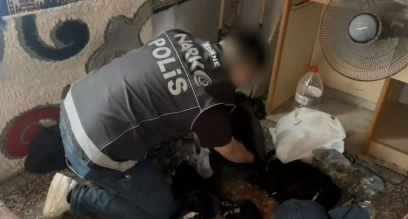 Edirne İl Emniyet Müdürlüğü Narkotik Suçlarla Mücadele Şube Müdürlüğü ekiplerinin