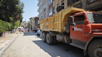 Edirne Belediyesi, kent genelinde sürdürülen üstyapı çalışmaları kapsamında Balıkpazarı Caddesi'nde