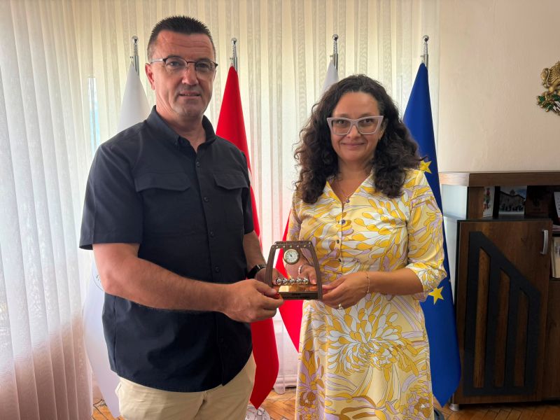 Edirne Gazeteciler Derneği Yönetim Kurulu, Bulgaristan Cumhuriyeti Edirne Başkonsolosu Radoslava