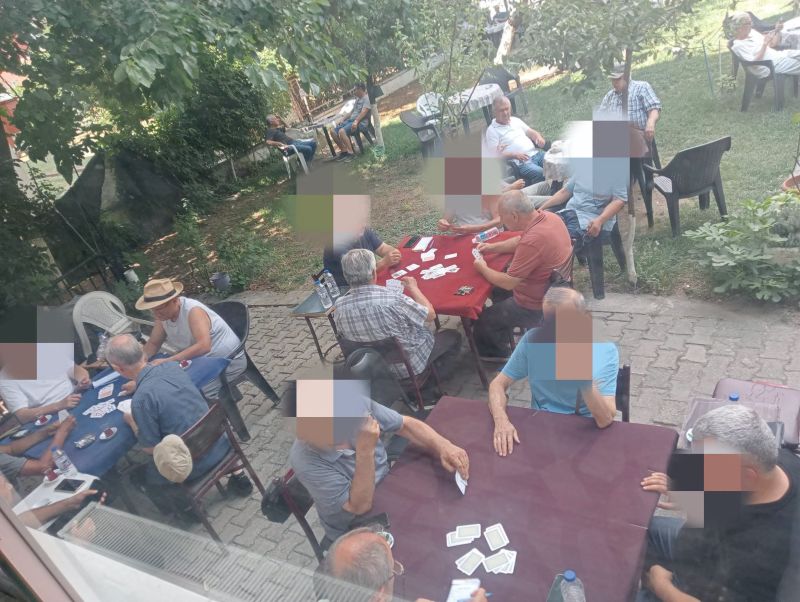 Edirne Emekliler Derneği Yönetim Kurulu adına açıklama yapan Ahmet Ziya