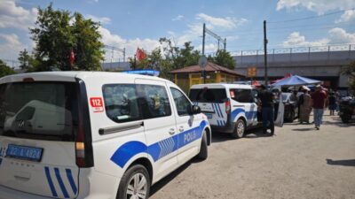 Edirne'de kurulan Balkan Pazarında kadınları cep telefonuyla gizlice görüntülediği öne