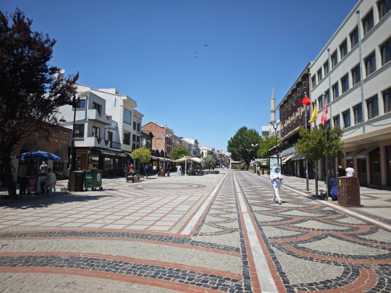 Edirne’de etkisini artıran sıcak hava dalgasının hafta sonuna doğru zirveye