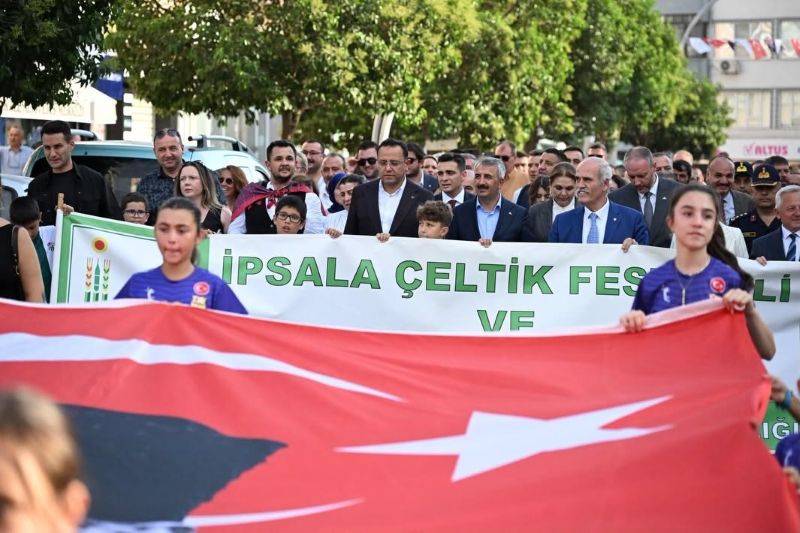 Edirne’nin İpsala ilçesinde düzenlenen 25. Çeltik Festivali ve Tarım Fuarı,