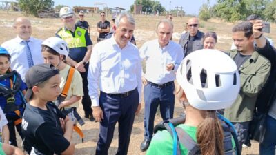 Edirne Valisi Yunus Sezer, yaz okullarının kapanışında düzenlenen şenlikte gelecek
