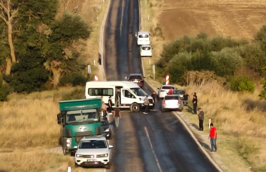 Edirne’de üç aracın karıştığı trafik kazasında 6 kişi yaralanırken, yaralılar