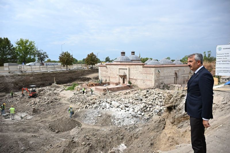 Edirne’nin tarihi simgelerinden 600 yıllık Gazimihal Hamamı’nda restorasyon çalışmaları hızla