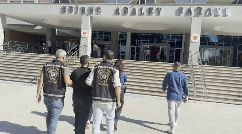 Edirne’de kamu düzeninin sağlanması ve aranan şahısların yakalanmasına yönelik yürütülen
