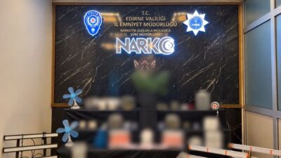 Edirne’de Narkotik ekiplerince iki farklı adrese düzenlenen operasyonda, uyuşturucu üretiminde
