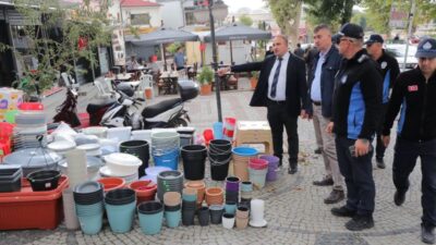 Edirne Belediyesi ekipleri, kent merkezinde yayaların kullanım alanı olan kaldırımlarda