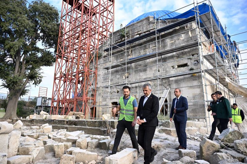 Edirne Valisi Yunus Sezer, kubbe restorasyonunda sona gelinen Evliya Kasım