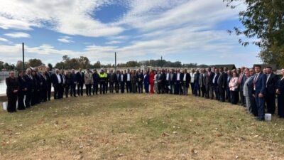 Edirne’de 19 Ekim Muhtarlar Günü dolayısıyla düzenlenen yemek programında kent
