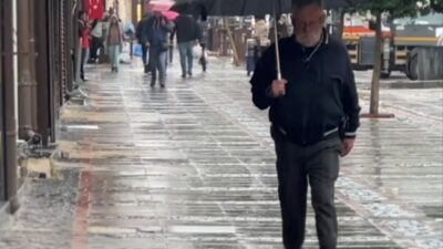 Edirne’de günlerdir beklenen yağış saat 11.00 sıralarında etkisini göstermeye başladı.